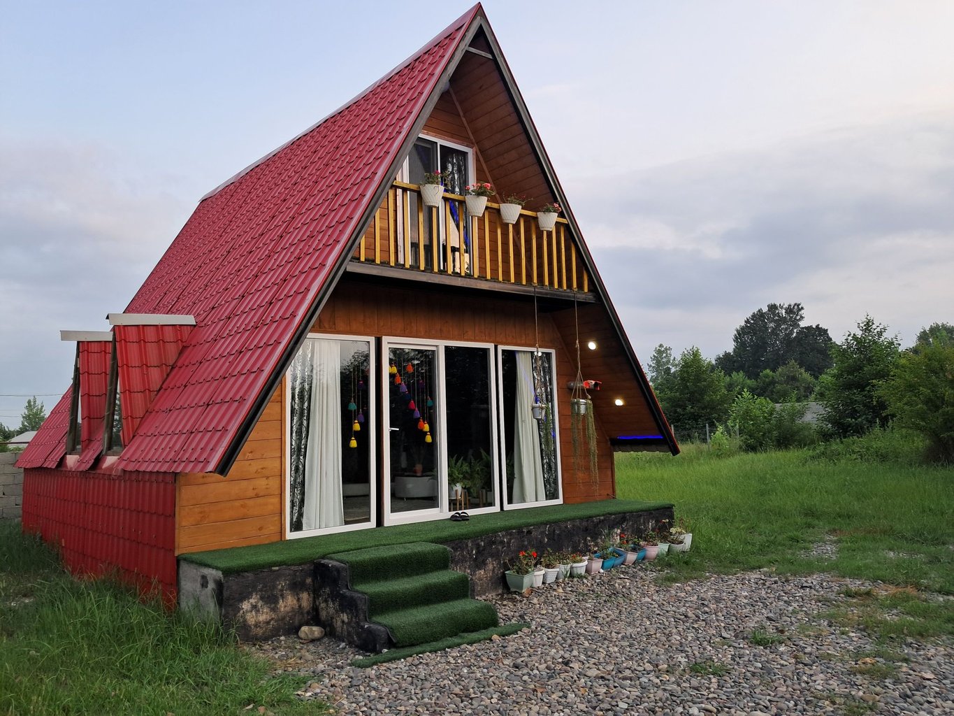 ویلای سوئیسی چوبی
